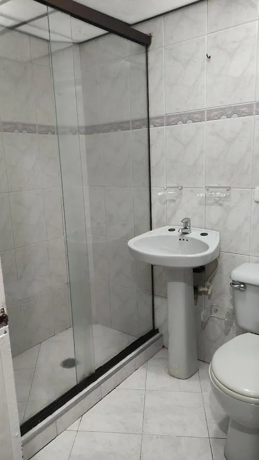 Hab. Cama Doble Y Bano Privado #3 Apartamento Medellín Quarto em Acomodações Particulares